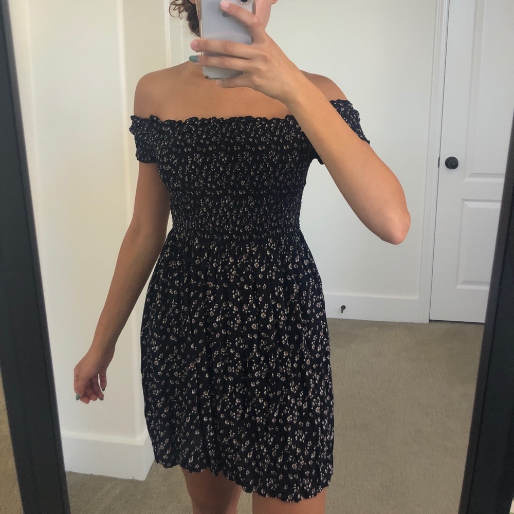 Brandy Melville off the shoulder dress